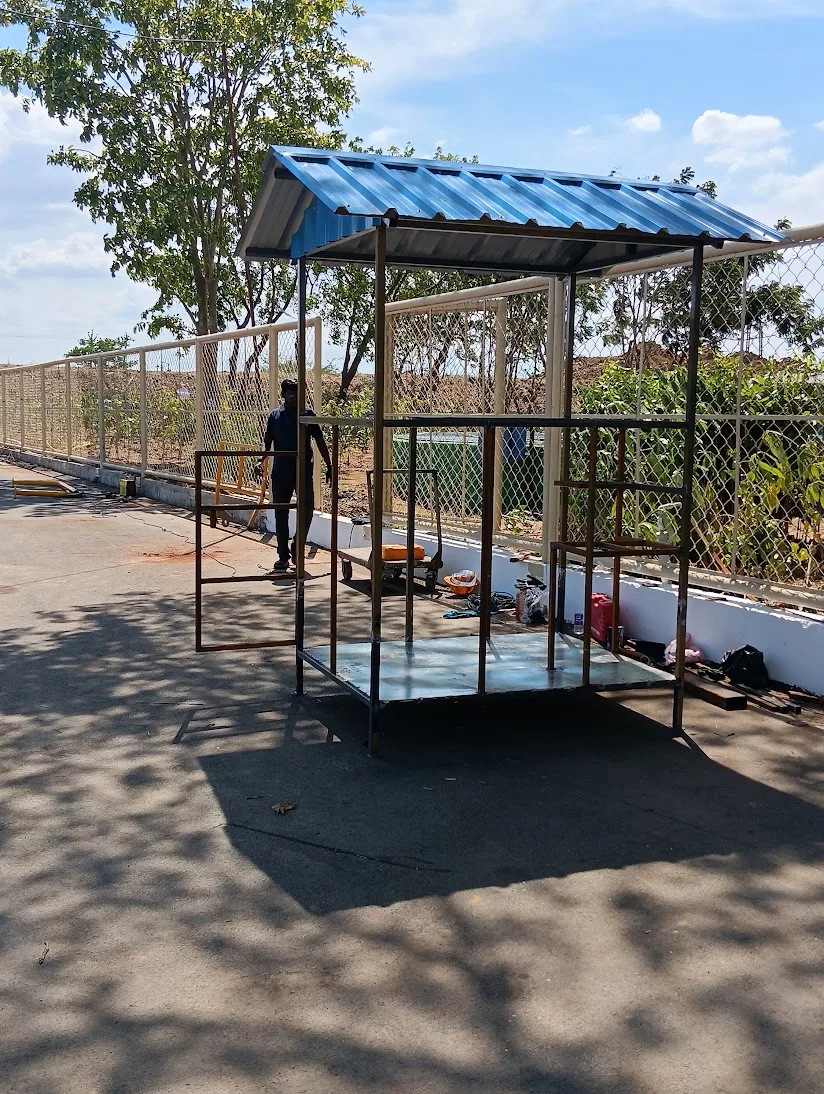 Outdoor Operator Heat Shelter